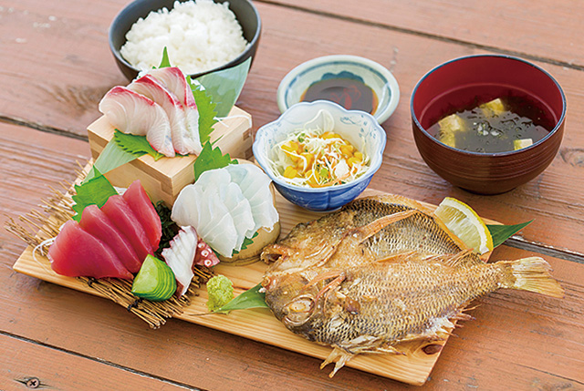 国頭港食堂